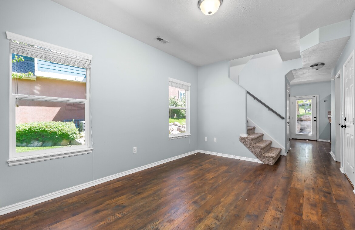 Building Photo - 5043 W Rock Butte