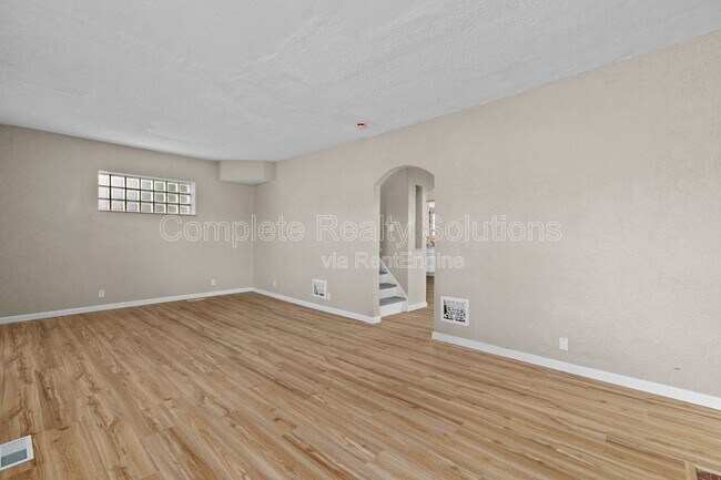 Building Photo - 7109 Eugene Ave