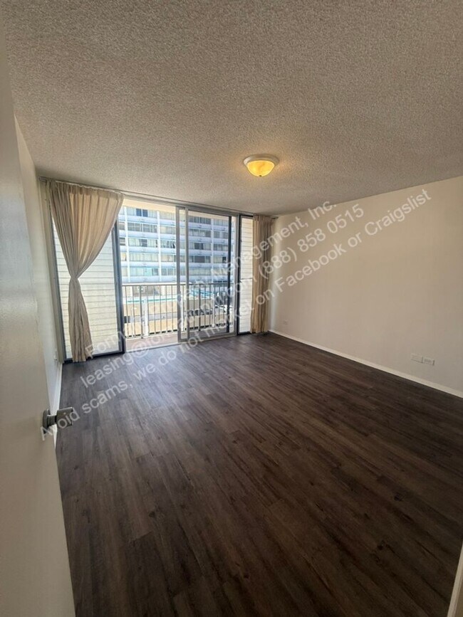 Building Photo - 1561 Kanunu St