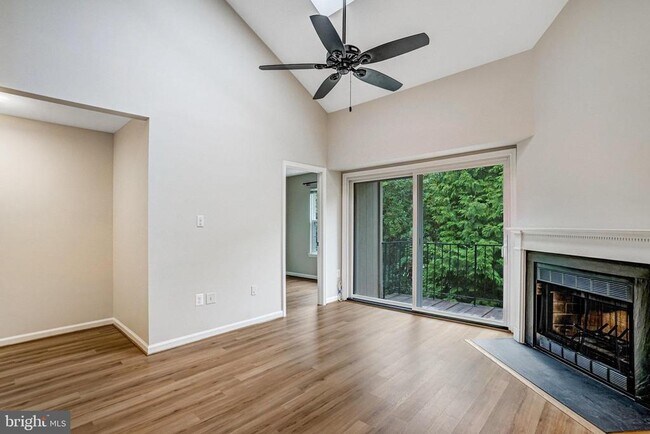 Building Photo - 7729 Inversham Dr