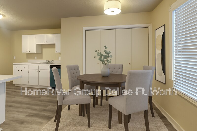 Building Photo - 9703 La Rochelle Dr