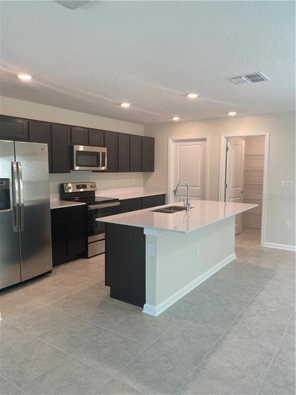 Building Photo - 1960 Traverse Wy