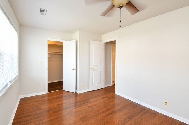 Building Photo - 102 Chesterfield Ln