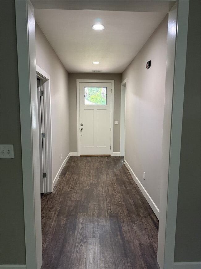 Building Photo - 2055 E Peppervine Dr