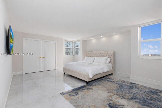 Building Photo - 1880 S Ocean Dr