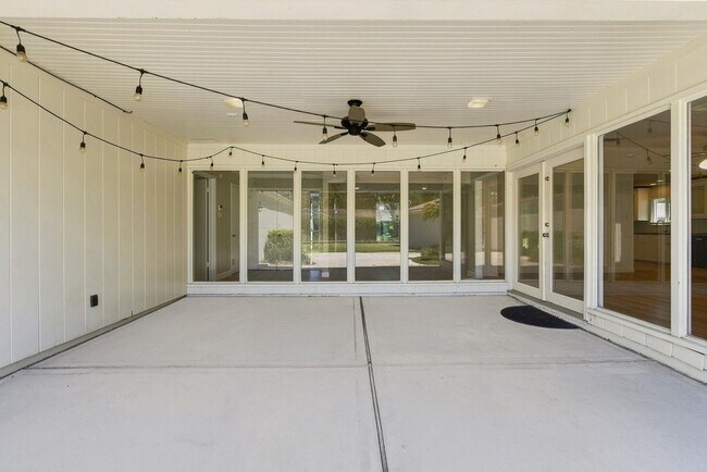 Building Photo - 5522 Dumfries Dr