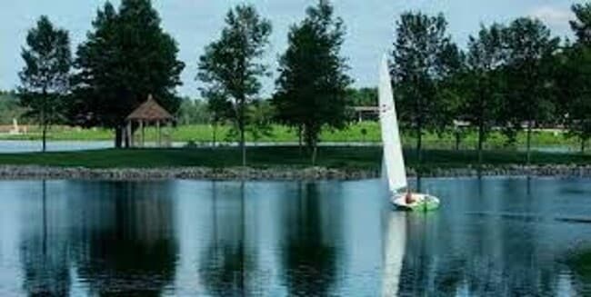 Building Photo - 3-Bedroom, 2-Baths, 1350 SF condo-style apartment, Upper Unit in Shelby Township.