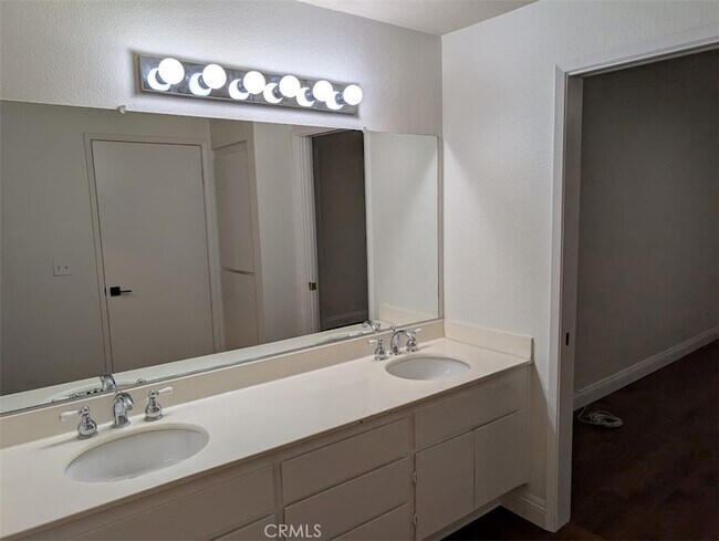 Building Photo - 24153 Del Monte Dr.