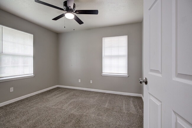 Building Photo - 1208 Avondale Dr