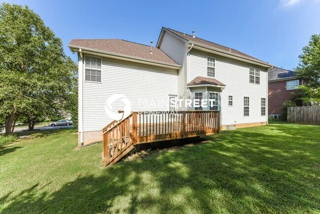 Building Photo - 4 Bedroom Pet-Friendly Home in Hendersonville, TN with Main Street Renewal