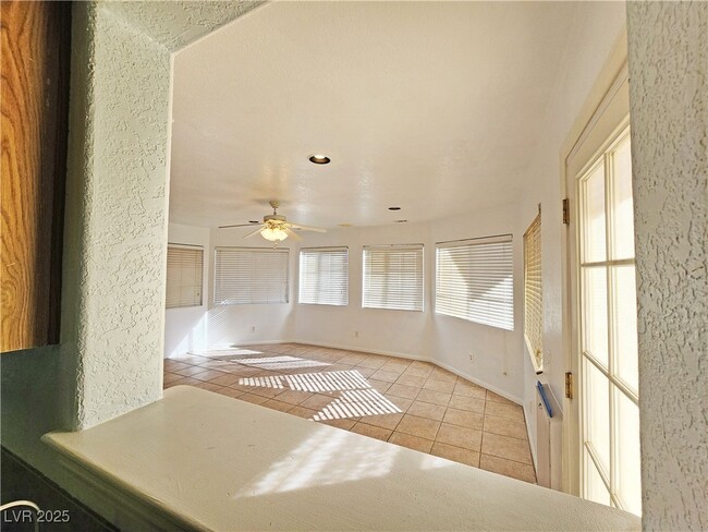 Building Photo - 2341 Yakima Ave