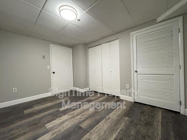 Building Photo - 69 Broadway