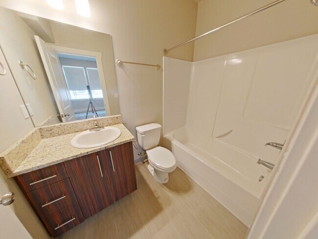 Building Photo - Greek Street Townhomes (335)