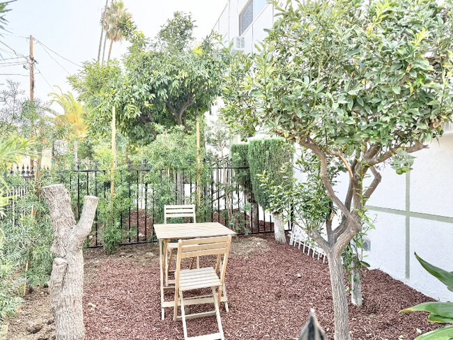 Building Photo - 3522 Bellevue Ave