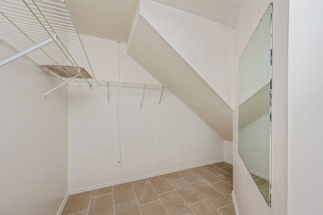 Building Photo - Completely Renovated Home in Niceville!