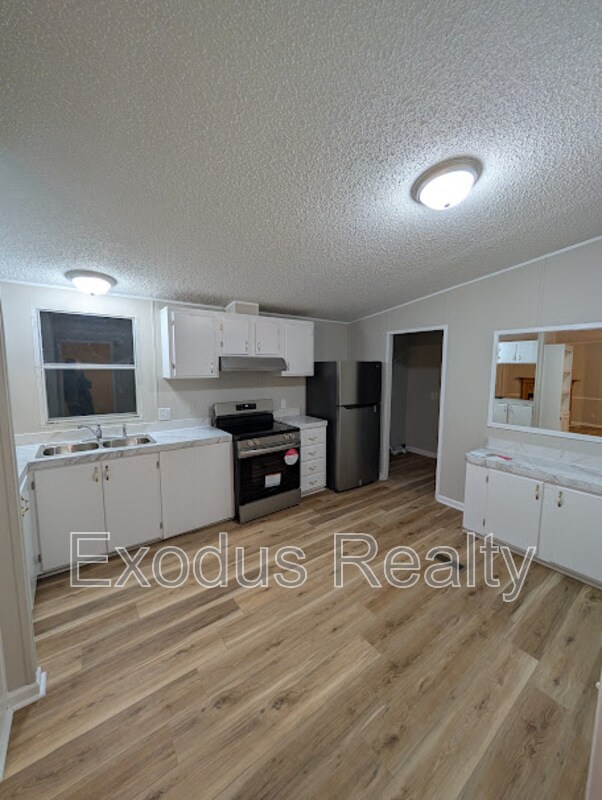 Building Photo - 45 Castle Wood