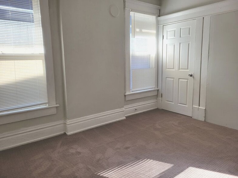 Building Photo - 264 Miller Ave