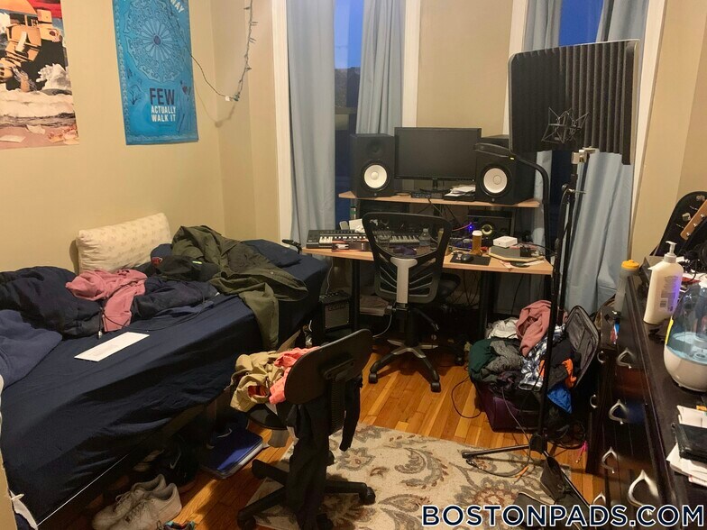 Building Photo - 17 Highgate St