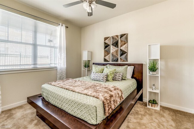 Building Photo - 1406 Columbus-ID525.8