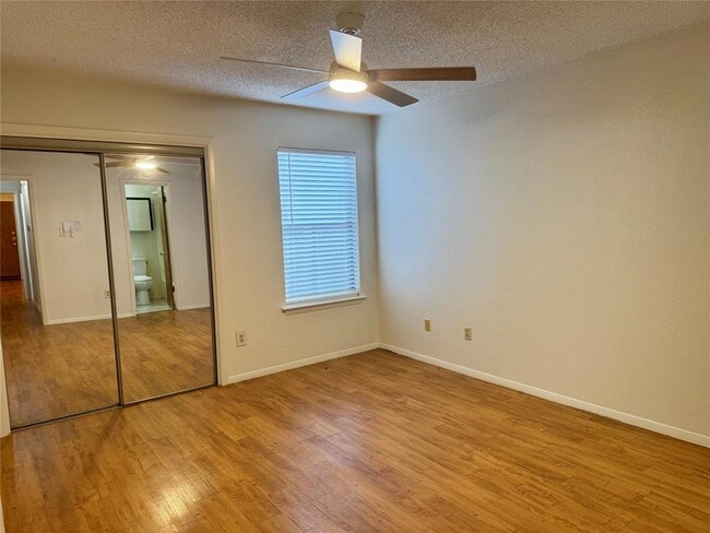 Building Photo - 907 Milford Way