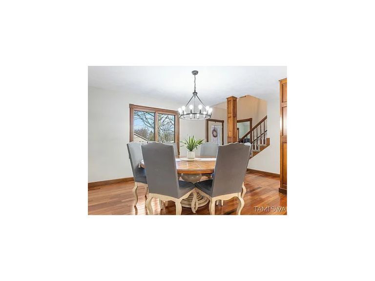 Dinningroom - 17756 Brucker St