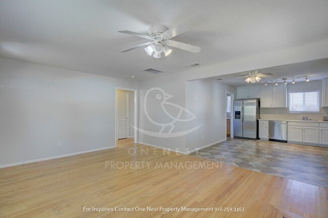Building Photo - Tahoe Park Bugalow, move in ASAP