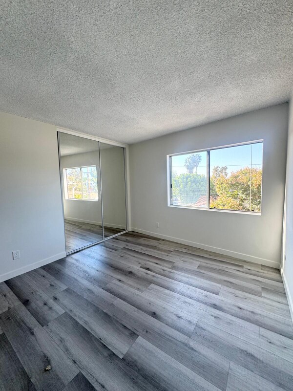 Building Photo - 1551 S Sherbourne Dr