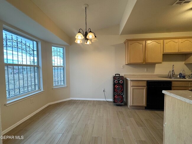 Building Photo - 13098 Oscar Chacon