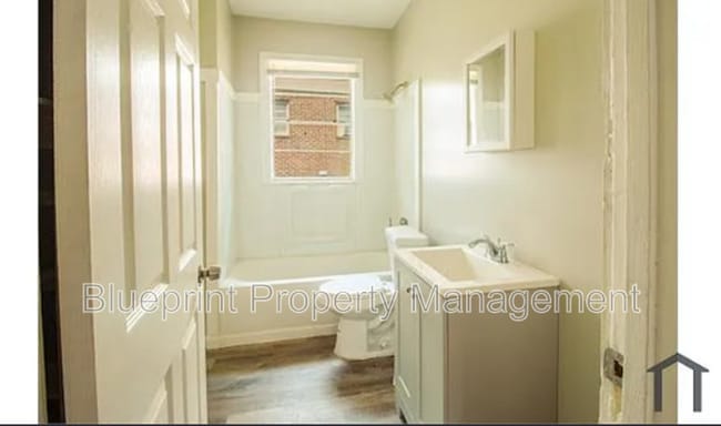 Building Photo - 1521 Graymont Ave W