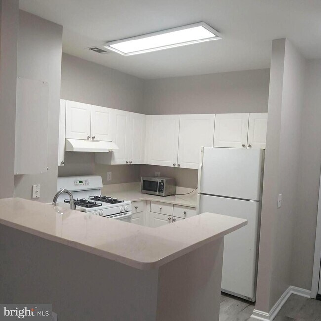 Building Photo - 11320 Aristotle Dr