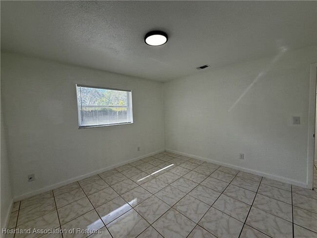 Building Photo - 618 Lake Groves Rd NW