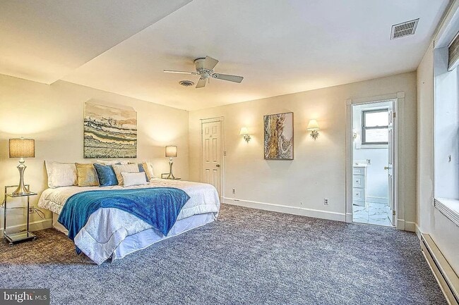 Building Photo - 400 E Cross St