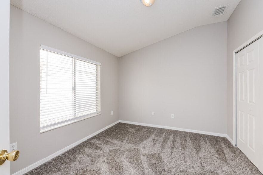 Building Photo - 12926 Fieldmoor Ct