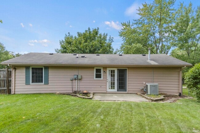 Building Photo - 2606 Sandarac Ln