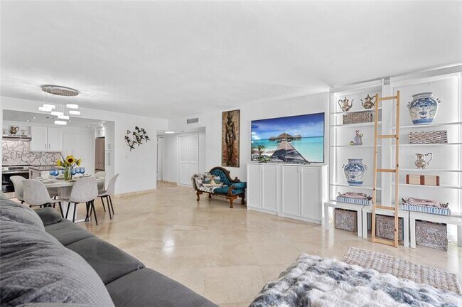 Building Photo - 3850 Galt Ocean Dr