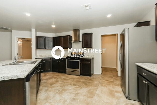 Building Photo - 4 Bedroom Pet-Friendly Home in TUCSON, AZ ...