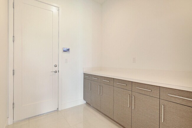 Building Photo - 8068 Laurel Falls Dr