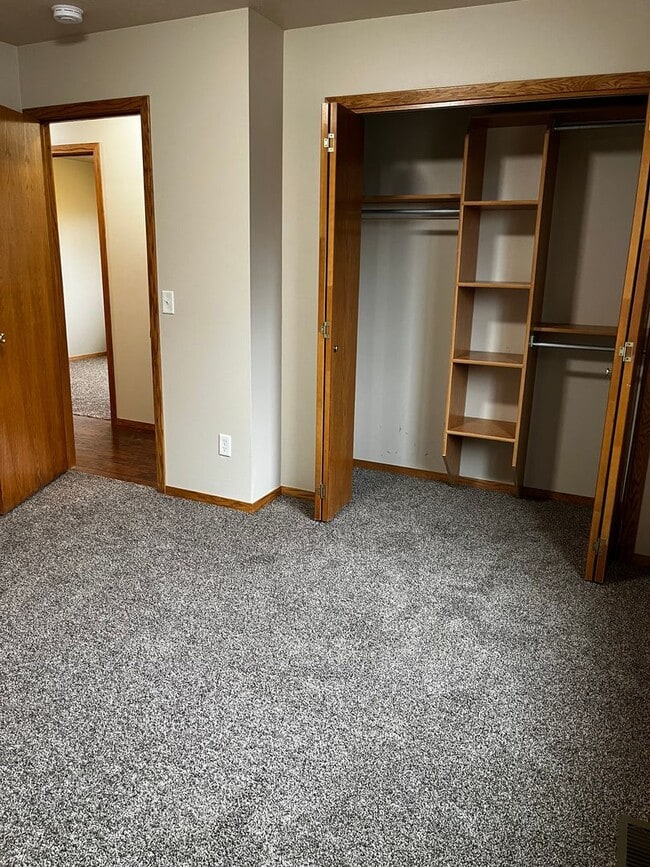 Building Photo - 5 Bed/2 Bath Rental Home on West Side!