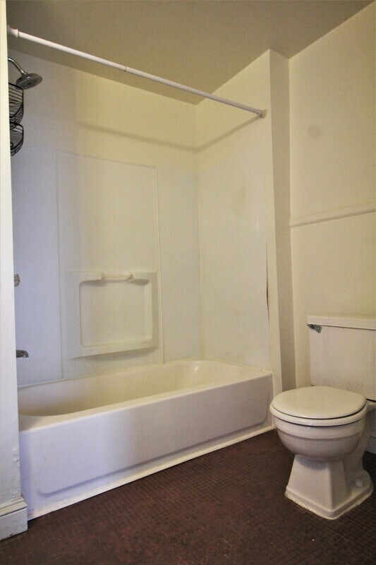 Building Photo - 1513 Bolton St