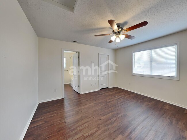 Building Photo - 1754 W Oakley Way