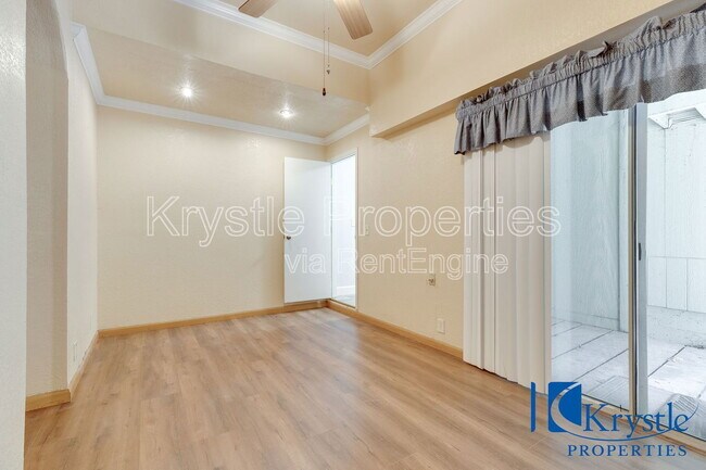 Building Photo - 20 Knoll Dr