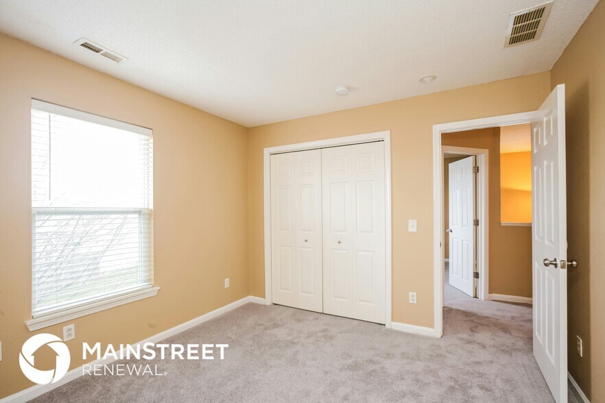 Building Photo - 1525 Prairieview Ln