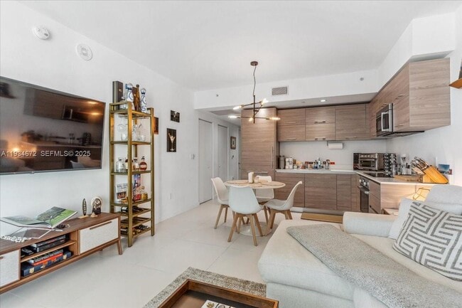 Building Photo - 1300 S Miami Ave