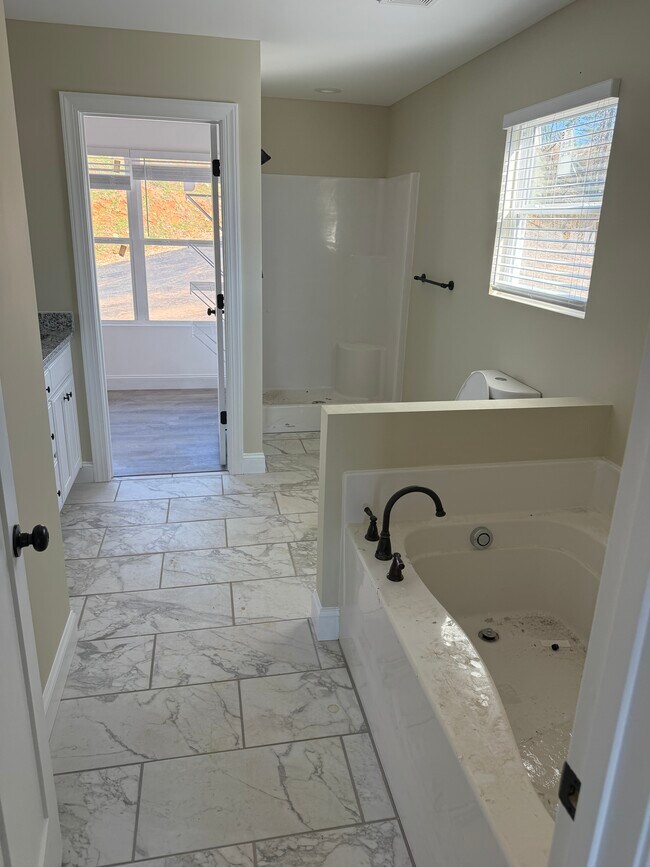 Building Photo - 200 Grand Oak Ln