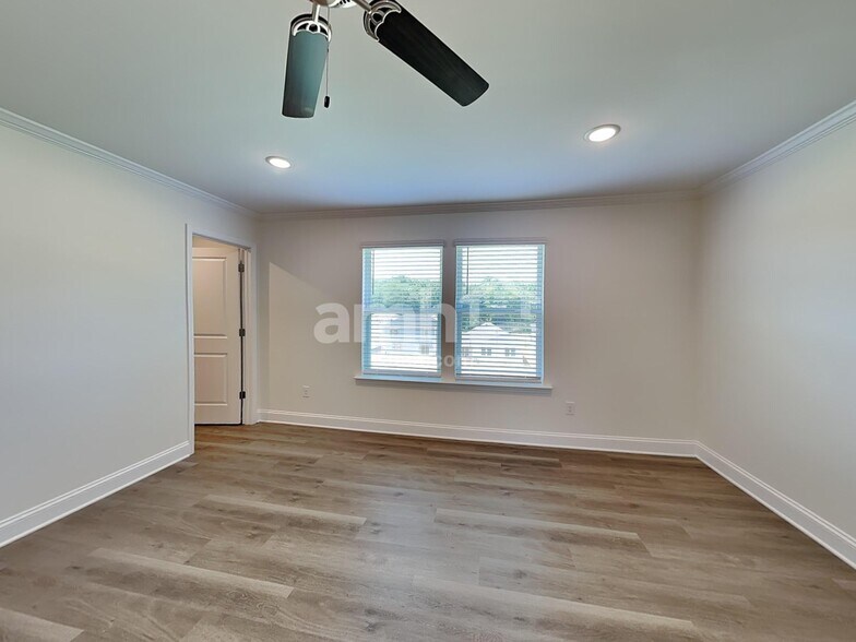 Building Photo - 3519 Lincoln Hts Ln