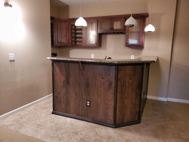 Building Photo - 43871 Hibiscus Dr