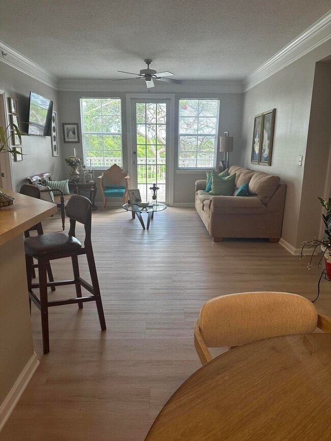 Building Photo - 9825 Baywinds Blvd
