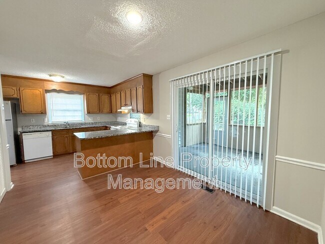 Building Photo - 5301 Rolling Oak Ln