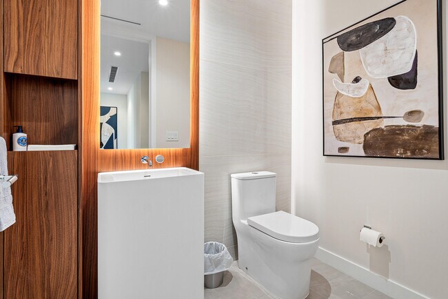 Building Photo - 220 SE Mizner Blvd