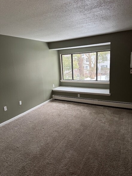 Building Photo - 655 Talcottville Rd